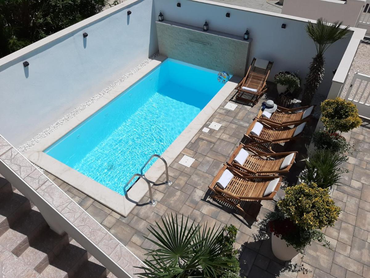 Bella Apartments Vir Zewnętrze zdjęcie